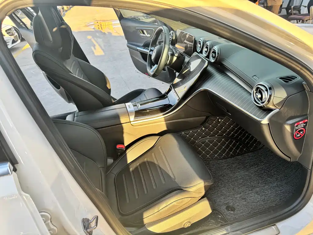 Mercedes-Benz C-Class 2023 — фото 13