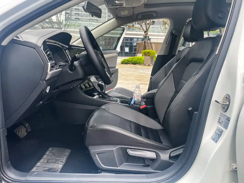 Volkswagen Sagitar — миниатюра 6