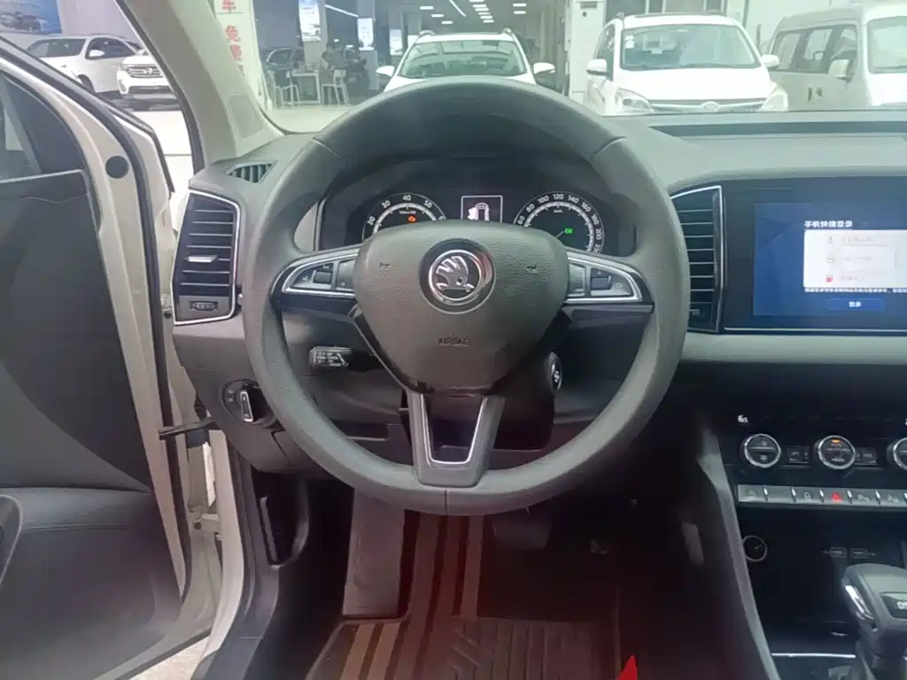 Skoda Karoq — миниатюра 11