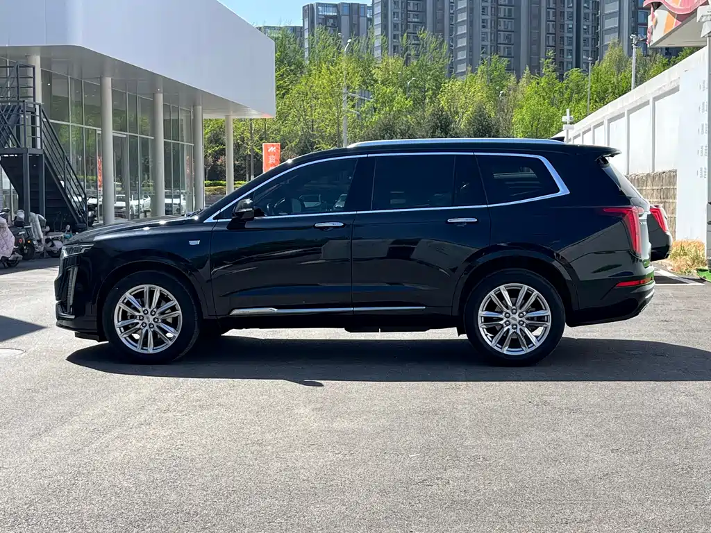 Cadillac XT6 2022 2.0T мест Luxury