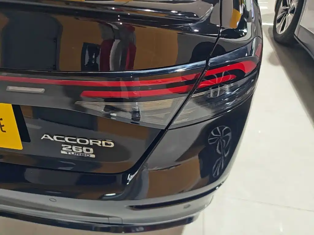 Honda Accord — миниатюра 8