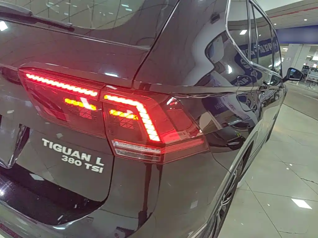 Volkswagen Tiguan L — миниатюра 8