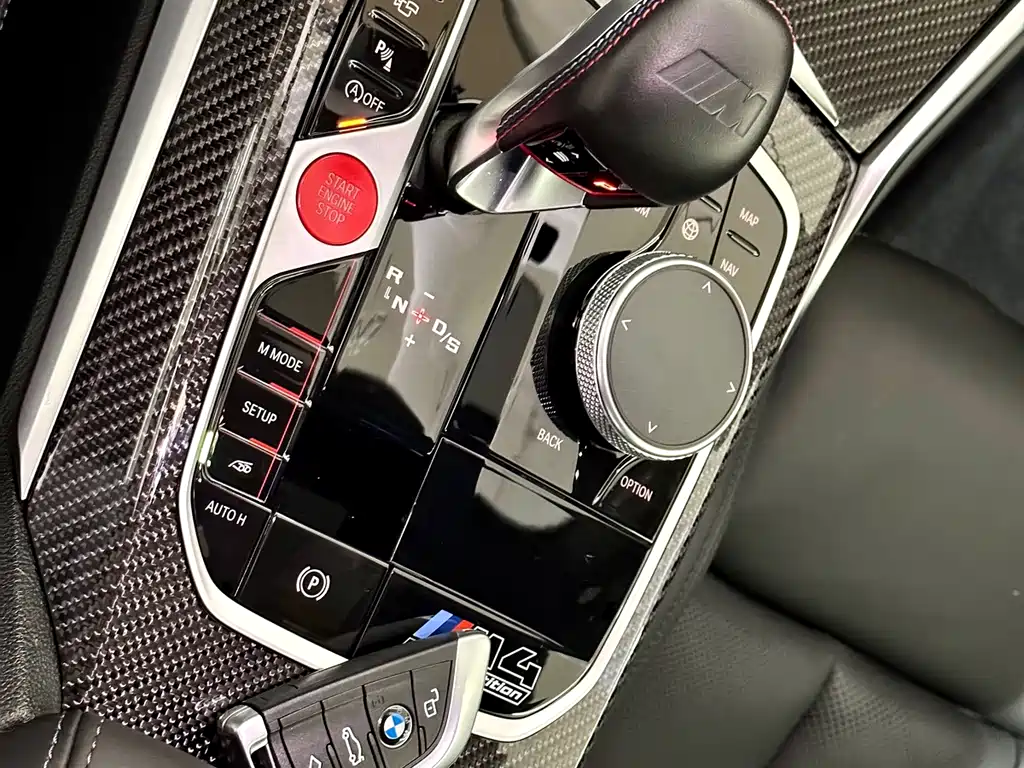 BMW M4 — миниатюра 10