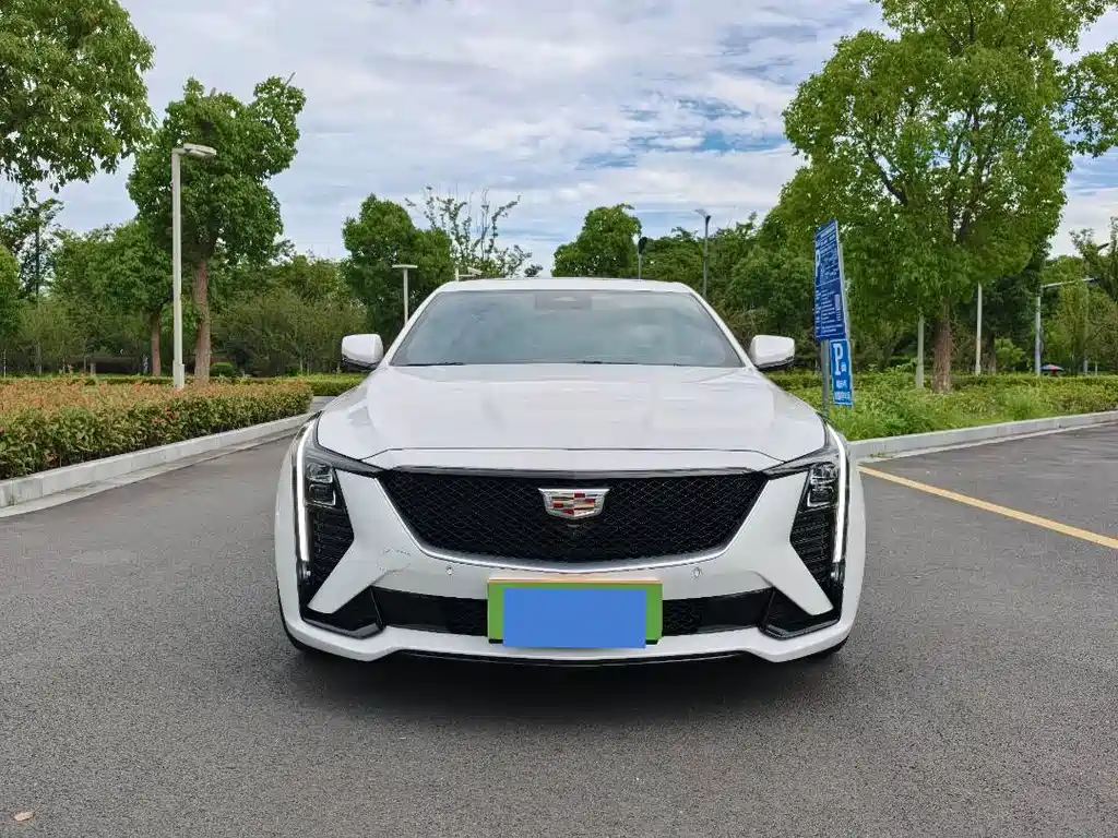 Cadillac CT5 — миниатюра 2