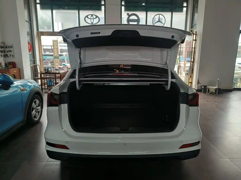 Roewe i5 — миниатюра 19