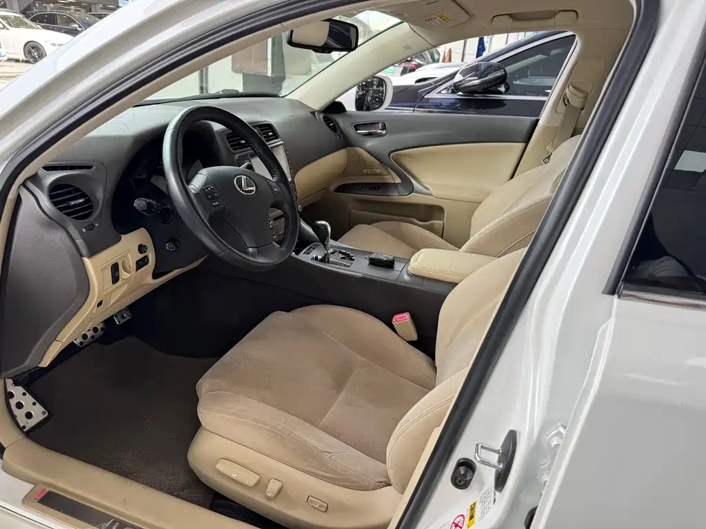 Lexus IS 2009 300