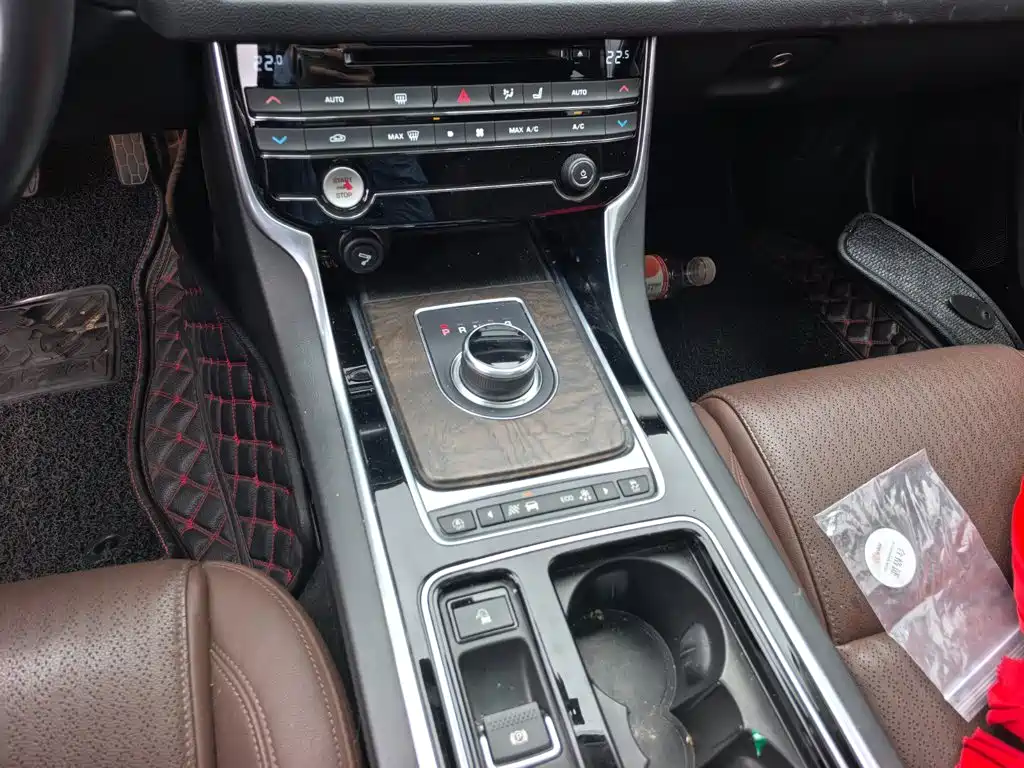 Jaguar XFL — миниатюра 15