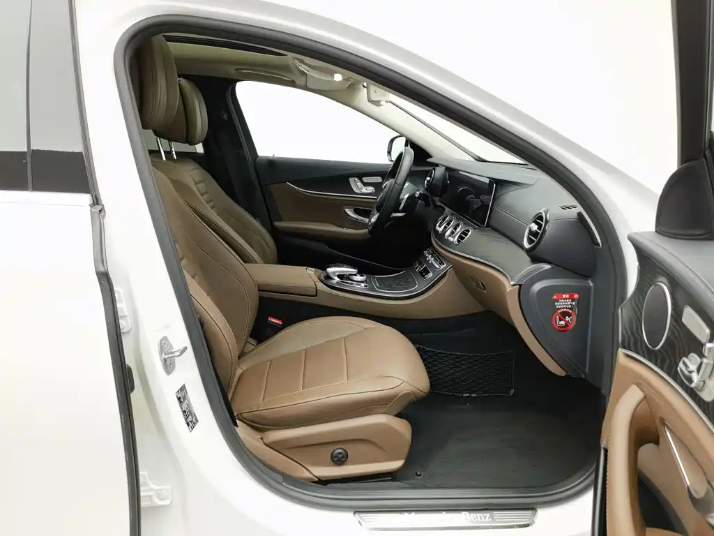 Mercedes-Benz E-Class — миниатюра 23