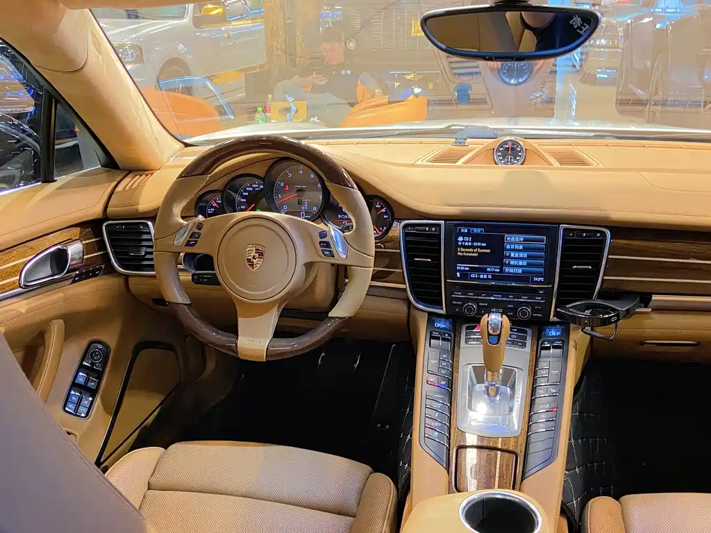 Porsche Panamera — миниатюра 17