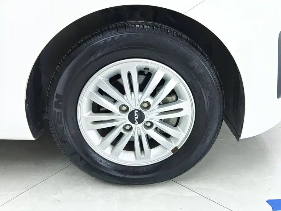 Kia Huanchi — миниатюра 6