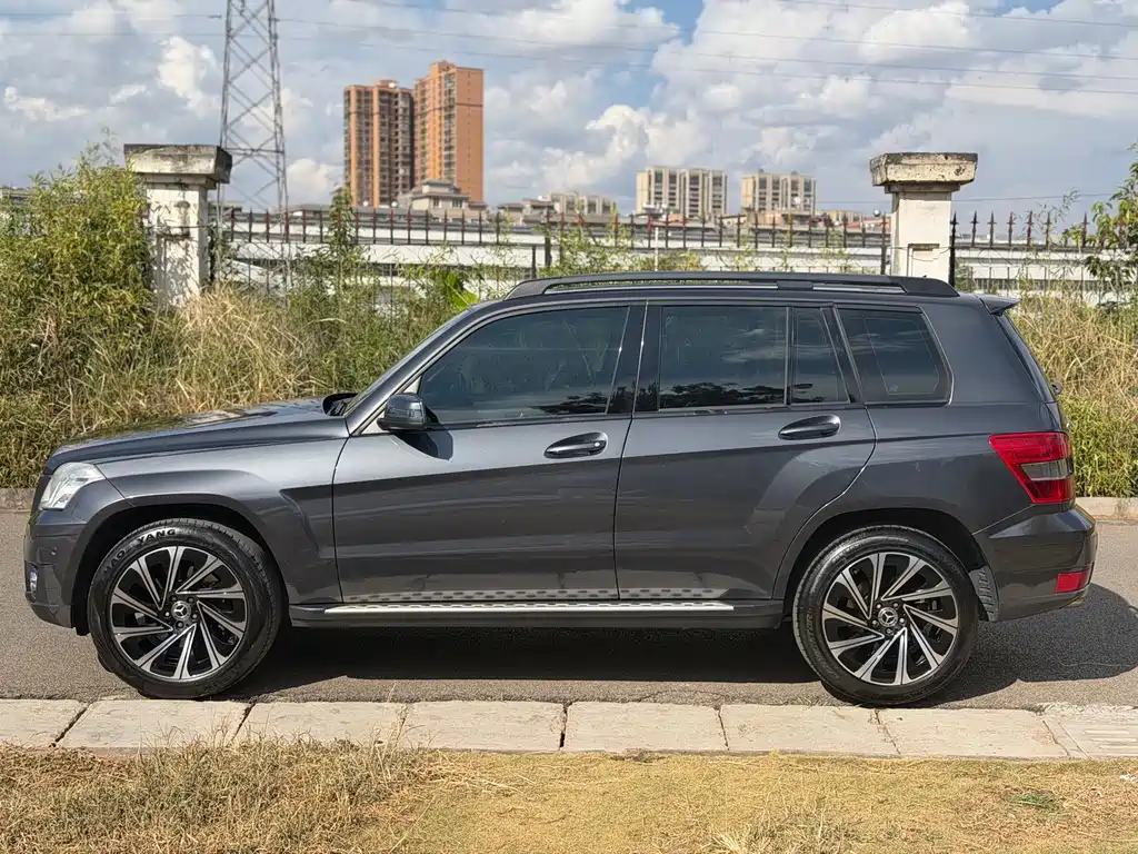 Mercedes-Benz GLK-Class (Import) — миниатюра 7