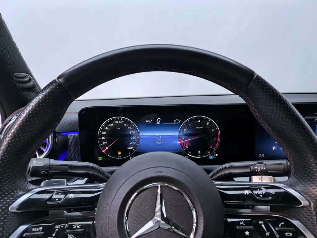 Mercedes-Benz A-Class — миниатюра 9