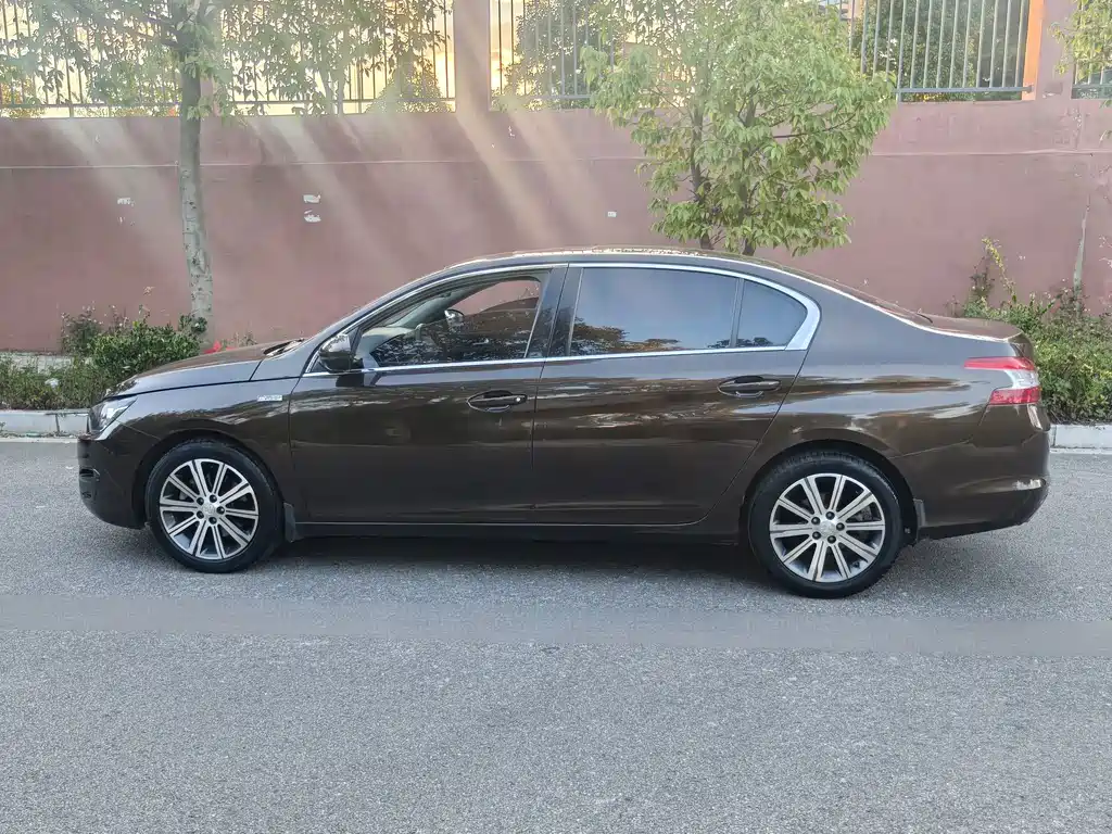 Peugeot 408 — миниатюра 4