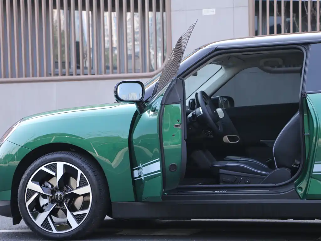 MINI ELECTRIC  COOPER