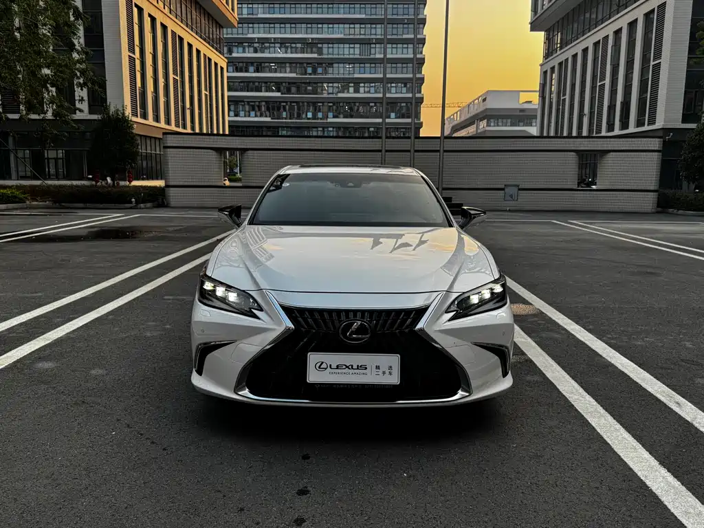 Lexus ES 2021 — фото 2