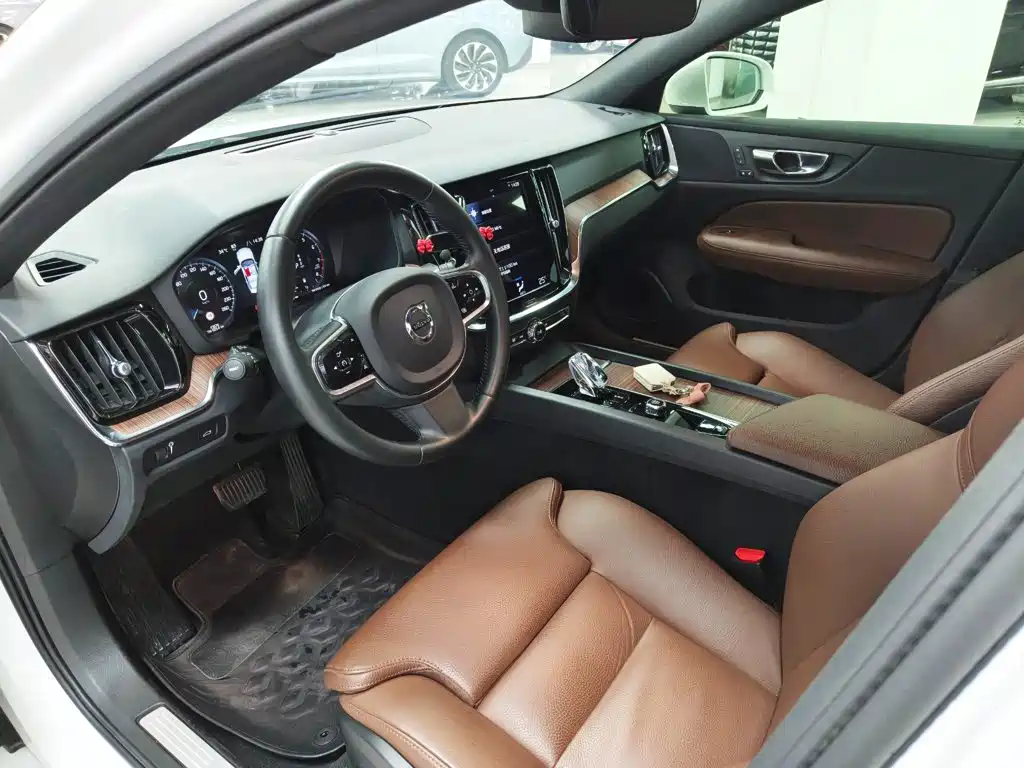Volvo S60 — миниатюра 19