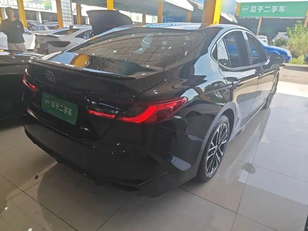 Toyota Camry — миниатюра 7