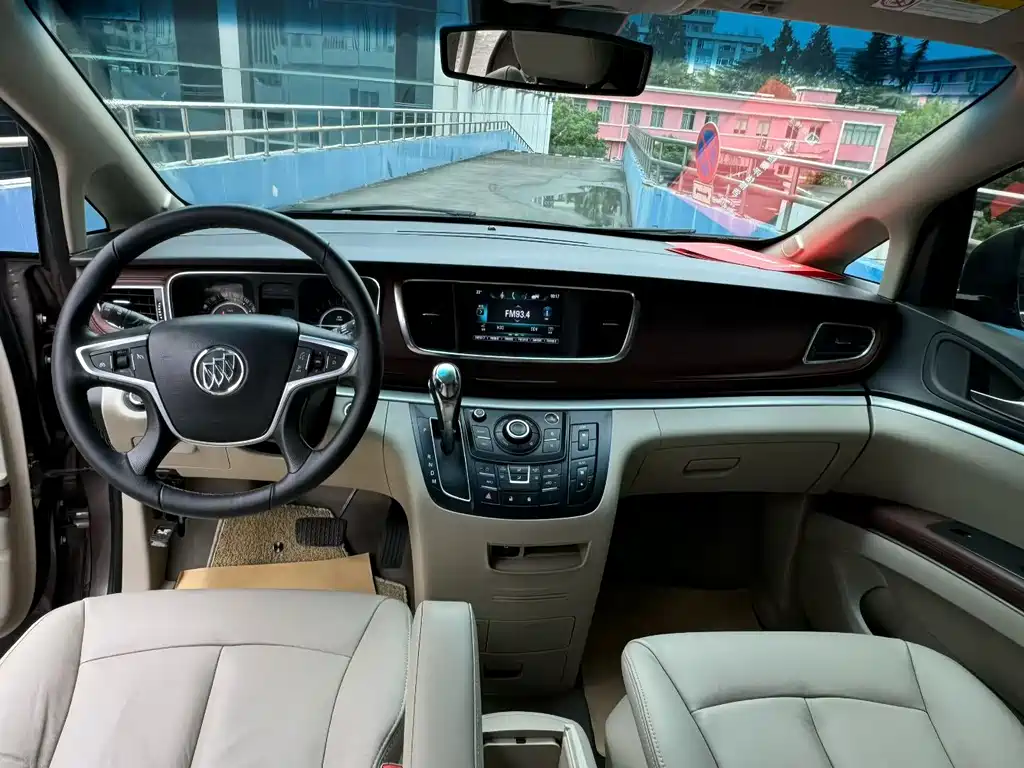 Buick GL8 — миниатюра 7