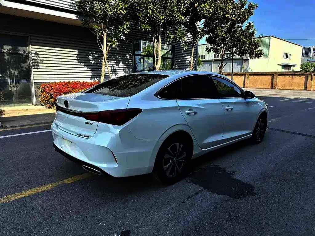 Changan Eado — миниатюра 5