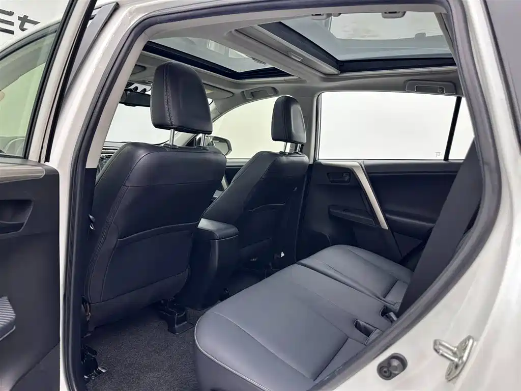 Toyota RAV4 — фотографии объявления, Фото 21