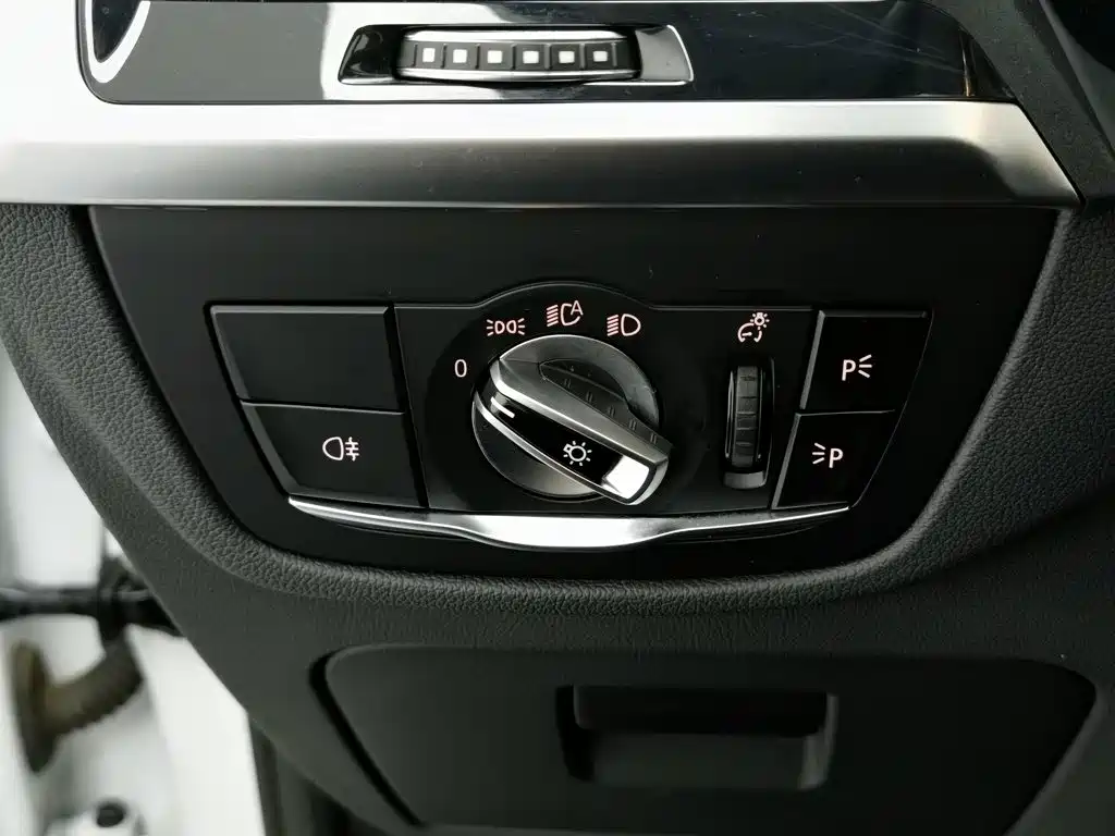 BMW X3 — миниатюра 21