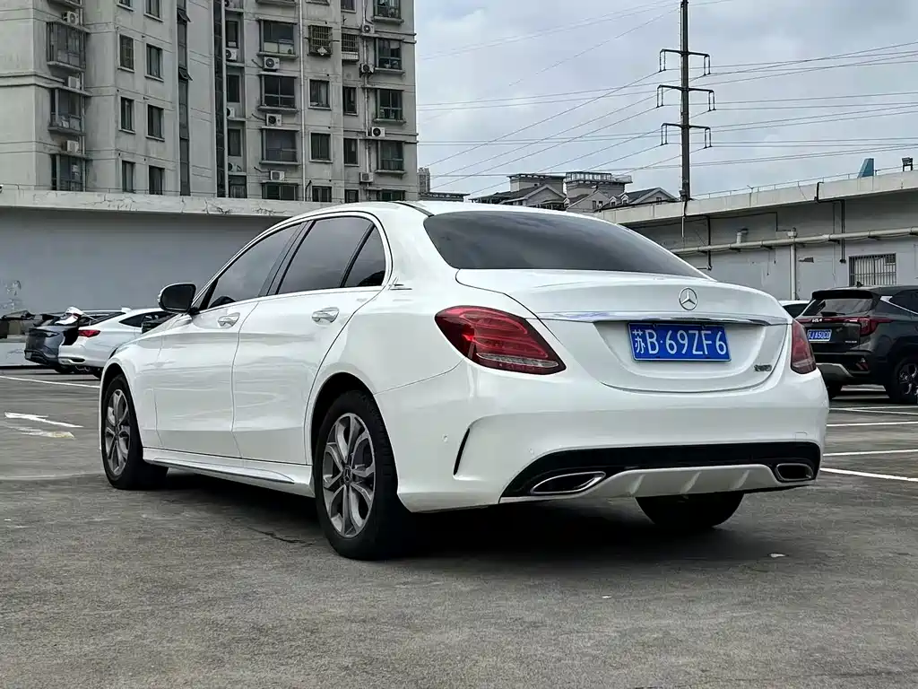 Mercedes-Benz C-Class — миниатюра 7