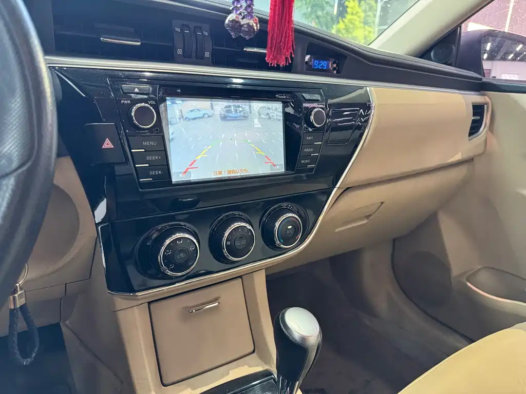 Toyota Corolla — миниатюра 15