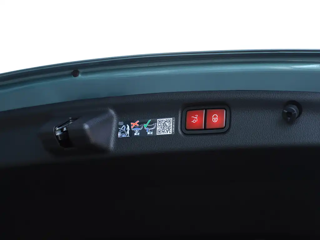 Mercedes-Benz C-Class — миниатюра 12