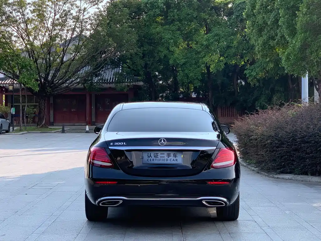 Mercedes-Benz E-Class — миниатюра 16