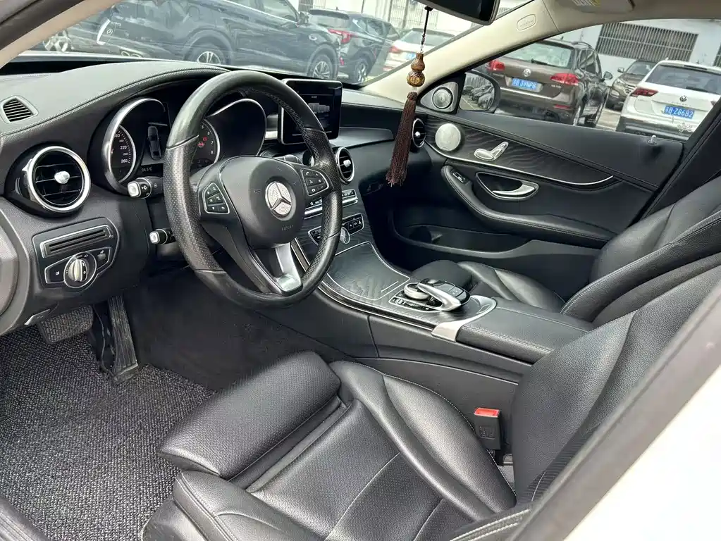 Mercedes-Benz C-Class — миниатюра 15