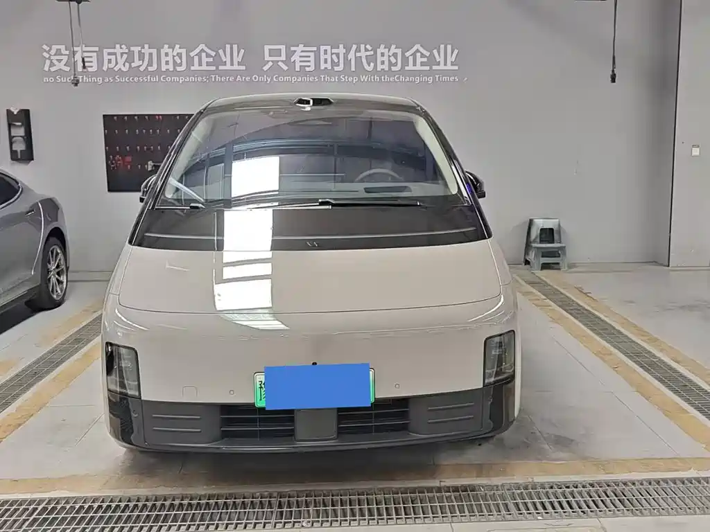 Li Auto MEGA 2025 Home