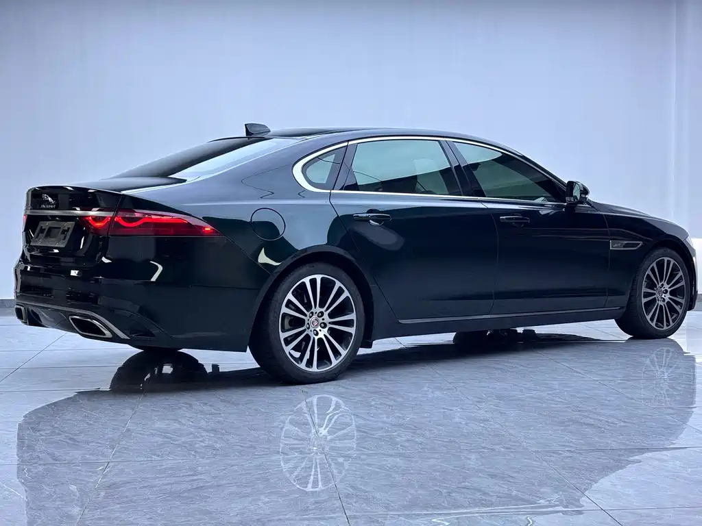 Jaguar XFL — миниатюра 10