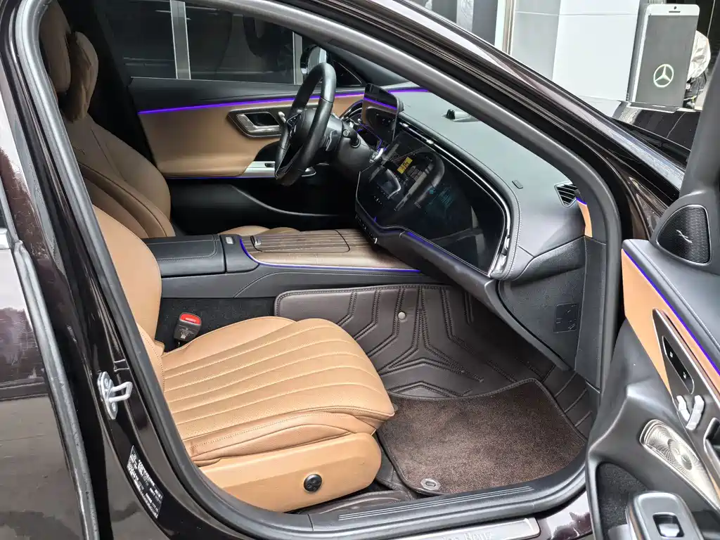 Mercedes-Benz E-Class — миниатюра 4