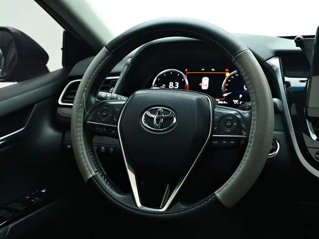 Toyota Camry — миниатюра 17