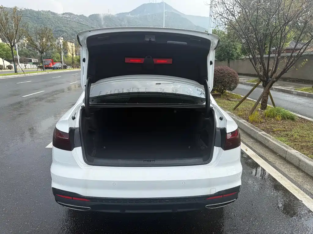 Audi A4L — миниатюра 18