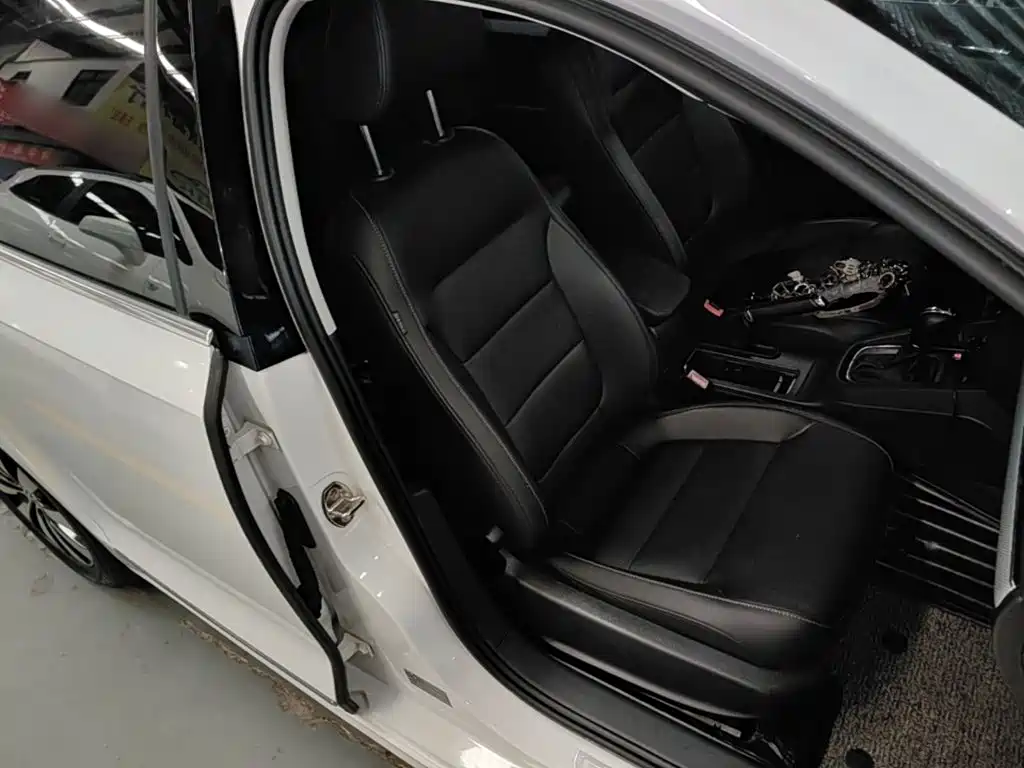 Volkswagen Sagitar — миниатюра 25