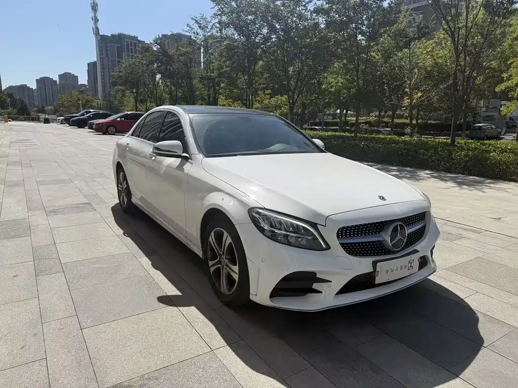 Mercedes-Benz C-Class — миниатюра 3
