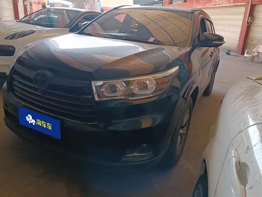 TOYOTA HIGHLANDER