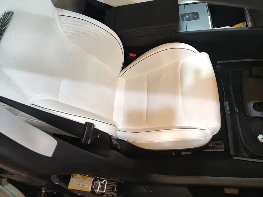 Tesla Model 3 — миниатюра 25