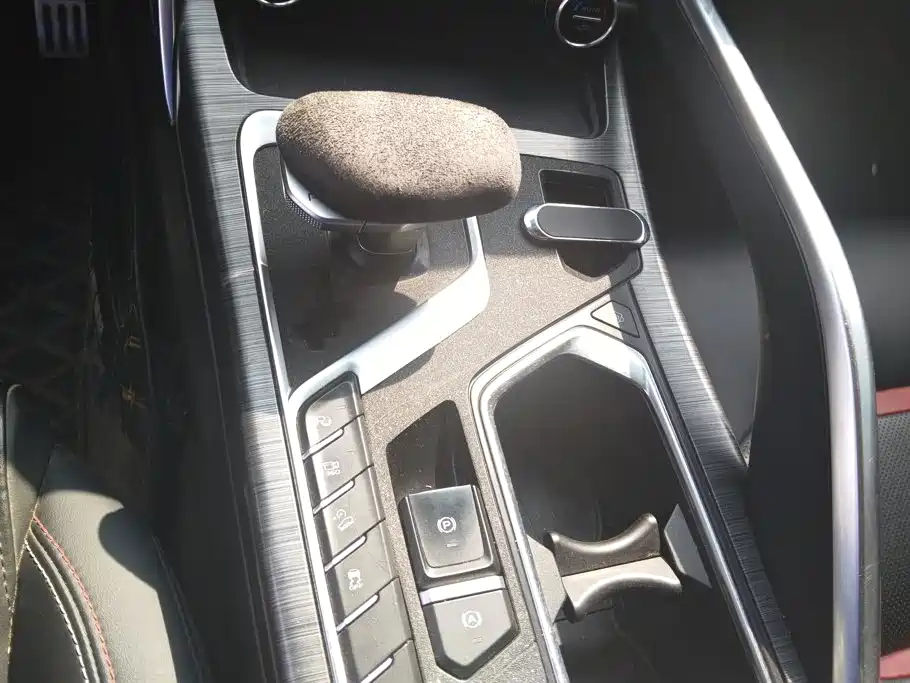 Geely Xingyue — миниатюра 16