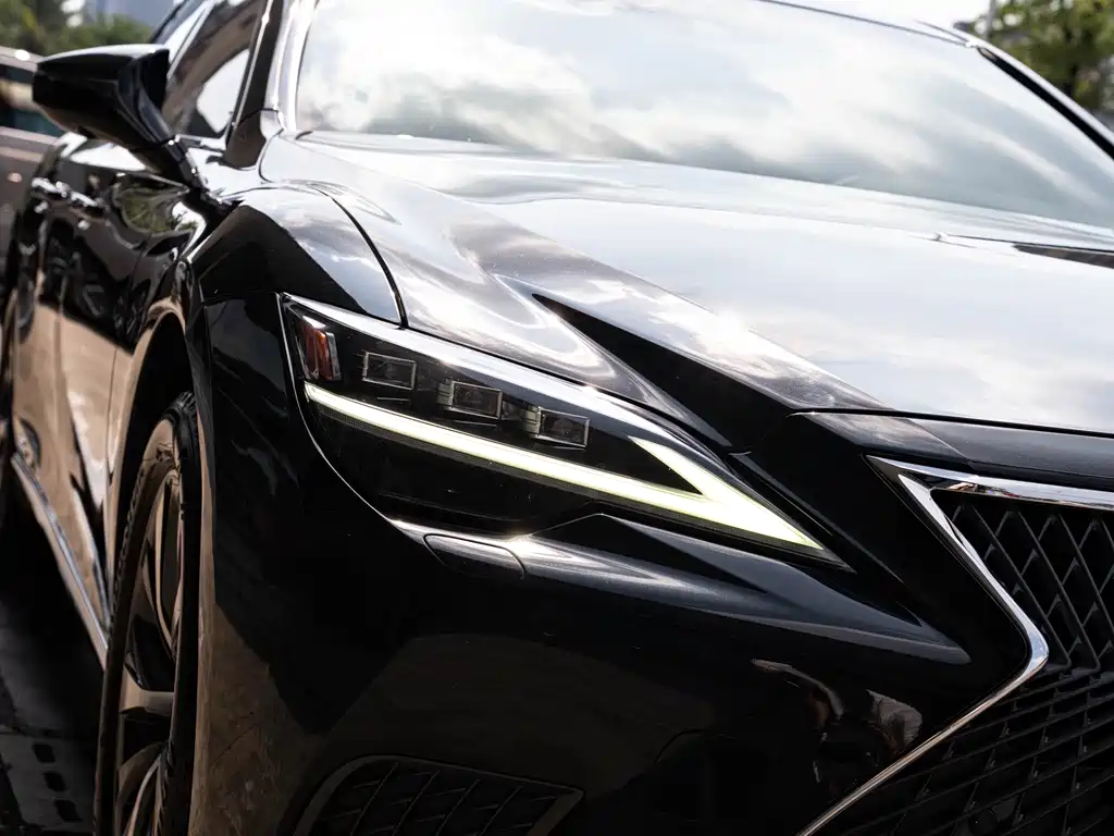 Lexus LS — миниатюра 6