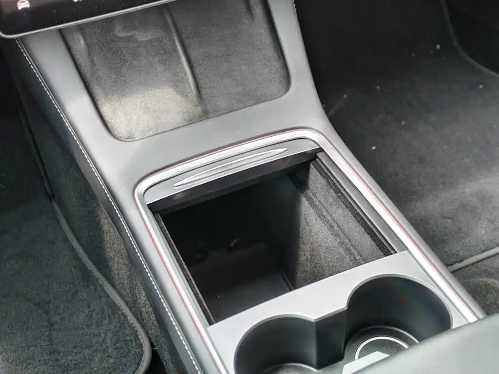 Tesla Model 3 — миниатюра 13
