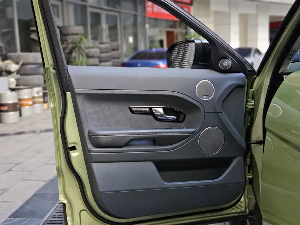 Land Rover Evoque (Import) — миниатюра 19