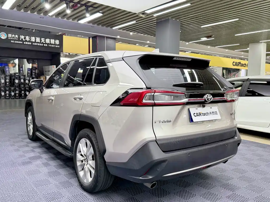 Toyota Wildlander — миниатюра 12