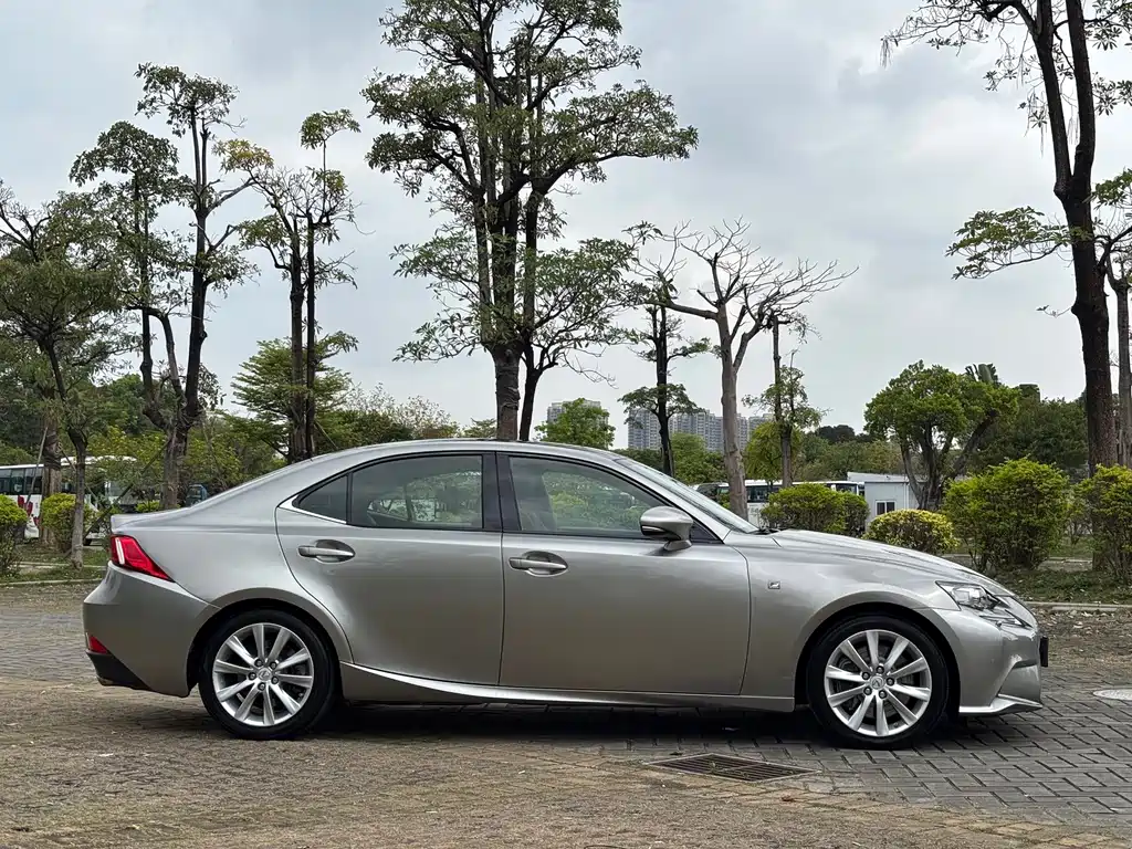 Lexus IS — миниатюра 4
