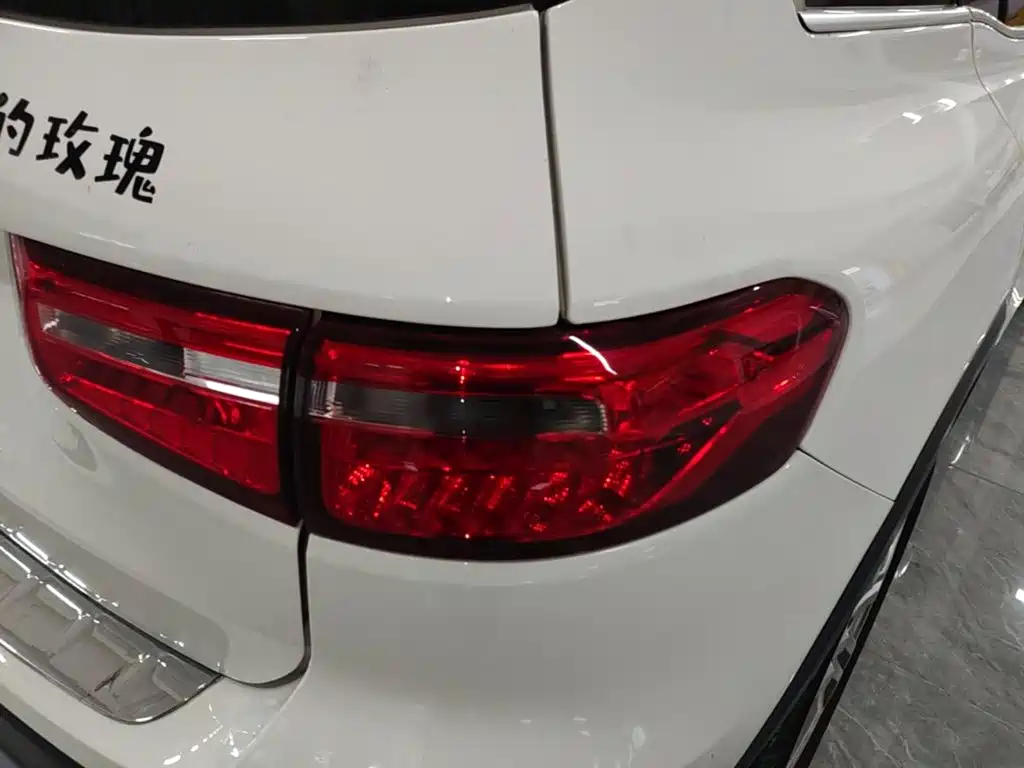 Mercedes-Benz GLB — миниатюра 8