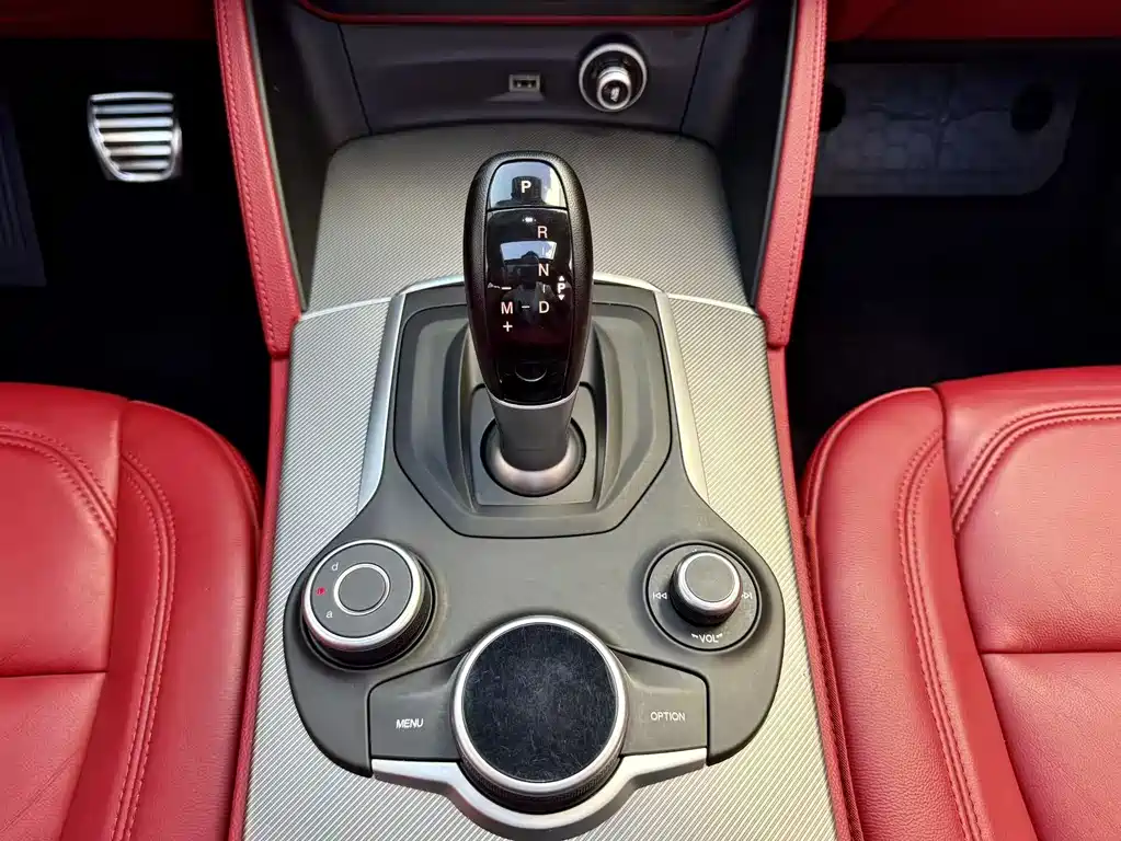 Alfa Romeo Stelvio — миниатюра 14