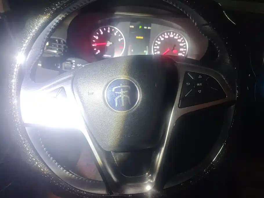 BYD MAX — миниатюра 15