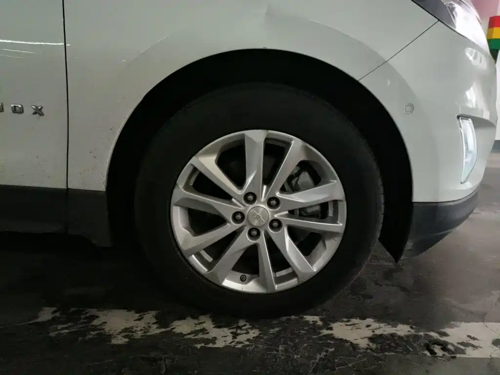 Chevrolet Equinox — миниатюра 24