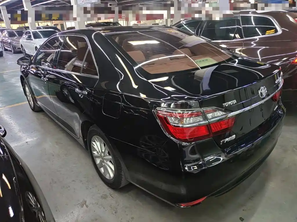 Toyota Camry — миниатюра 5